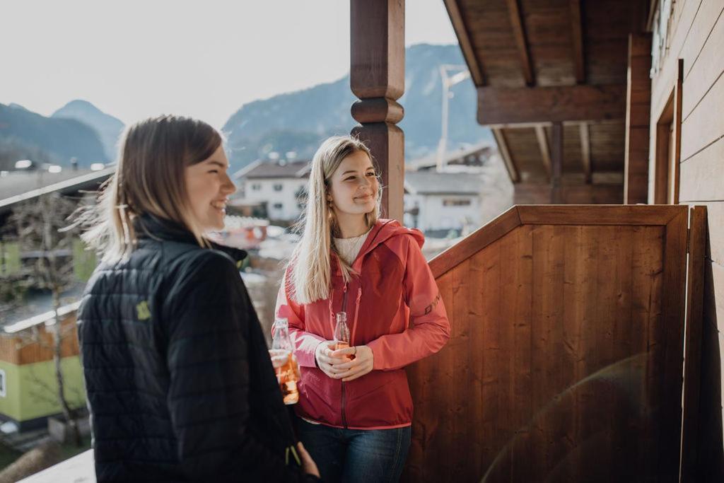 Dorfcafe Unken Hotelpension Swirtshaus Im Dorf Exterior foto