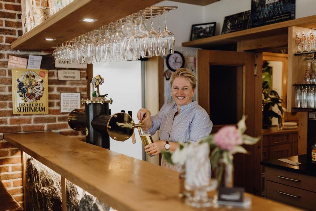 Dorfcafe Unken Hotelpension Swirtshaus Im Dorf Exterior foto