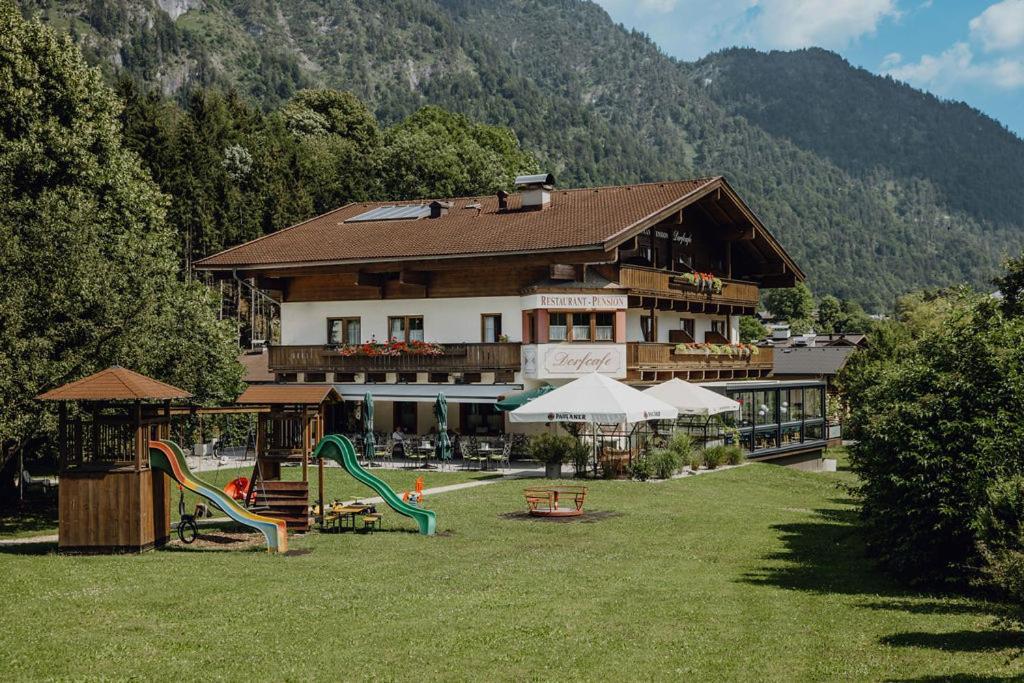 Dorfcafe Unken Hotelpension Swirtshaus Im Dorf Exterior foto