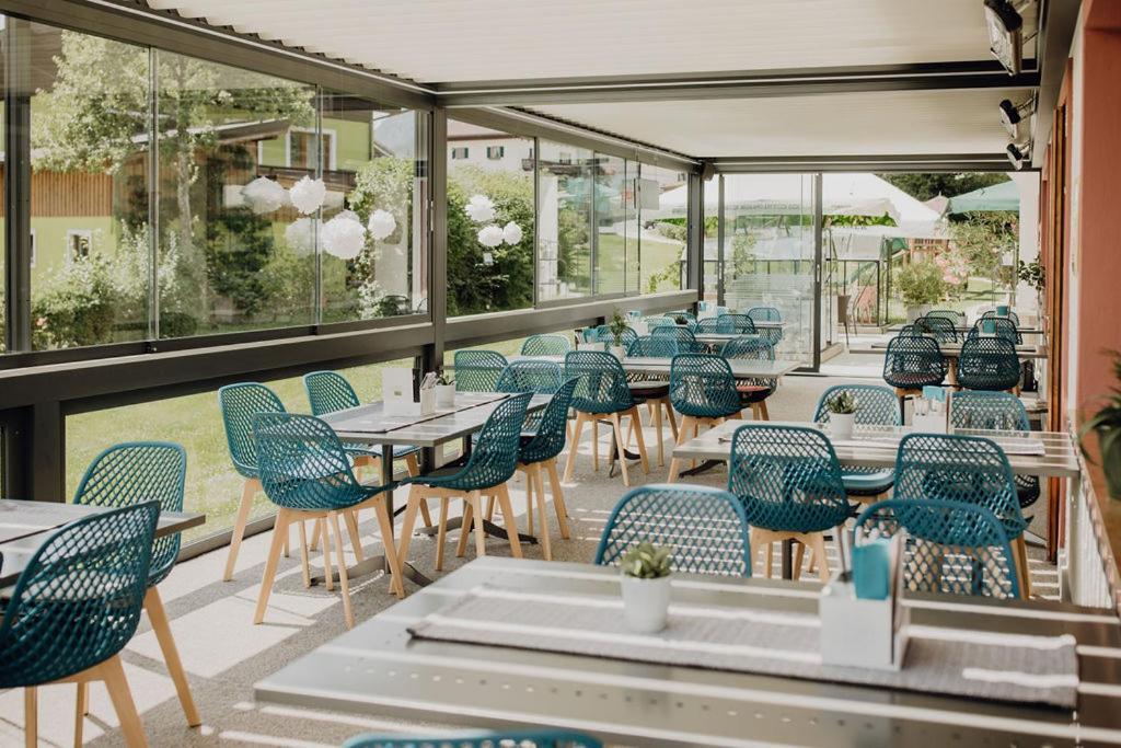 Dorfcafe Unken Hotelpension Swirtshaus Im Dorf Exterior foto