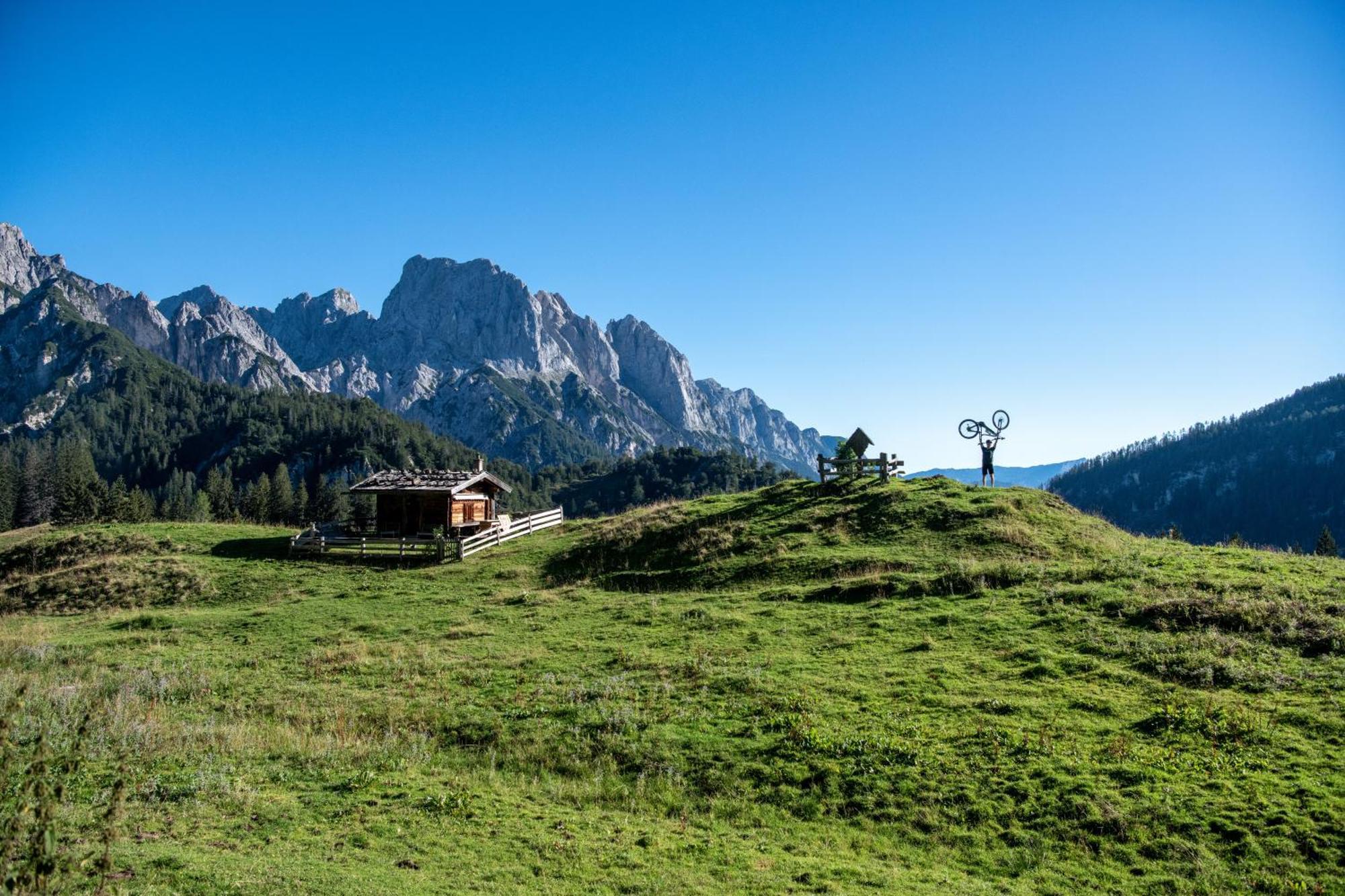 Dorfcafe Unken Hotelpension Swirtshaus Im Dorf Exterior foto